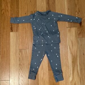 Colored Organics Matching Jammie Set, EUC, 12-18 months